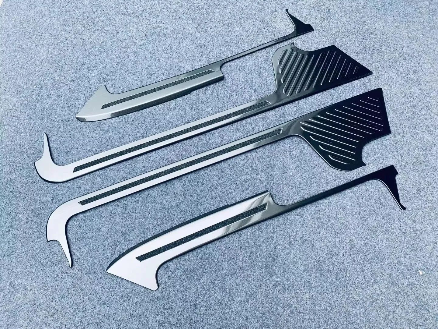 ドアスカッフプレート