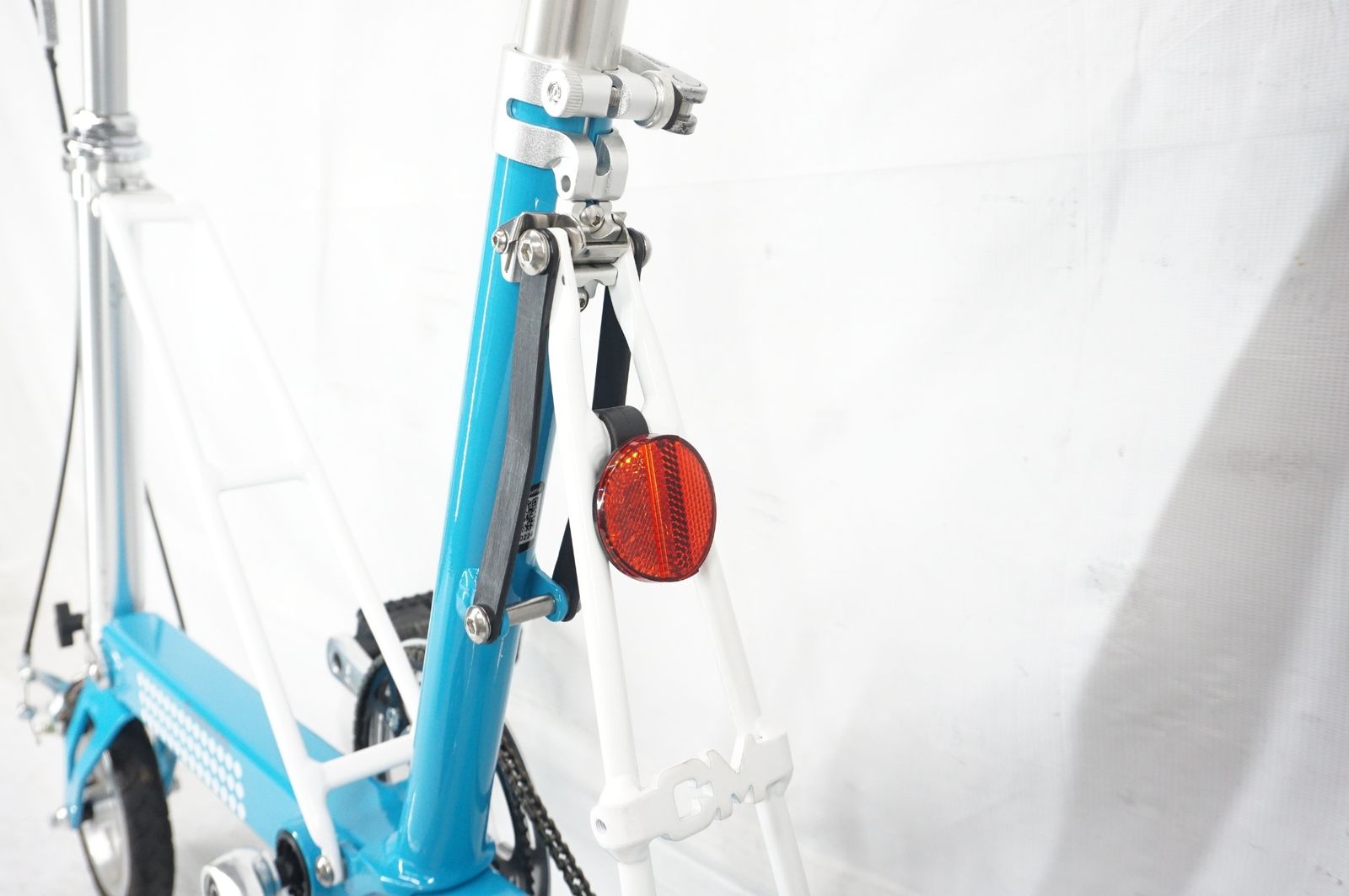 Pacific cycle Japan carry me 折りたたみ自転車 CarryMeとは？ 小さなタイヤに可愛いデザインが特徴の折り畳み