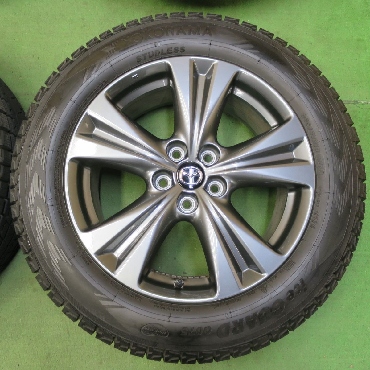 タイヤほぼ未使用！22年！キレイ☆マツダ CX-60 純正 235/60R18