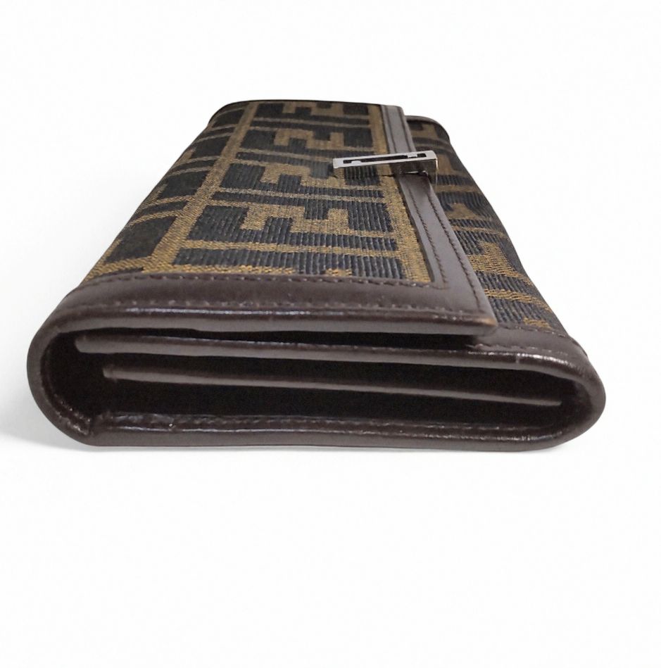 USED中古品】 FENDI フェンディ ズッカ柄 FF金具 財布 正規品