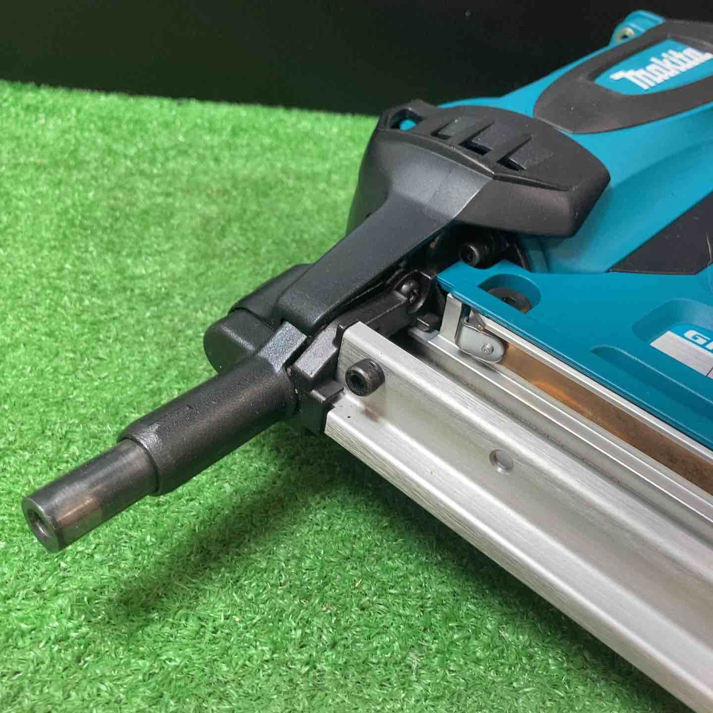 コードレスコンクリート用ガスピン打ち機
