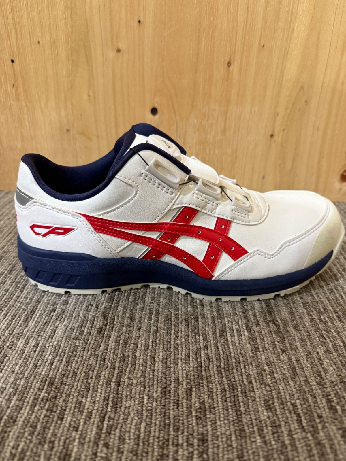 ホワイト クラシックレッド