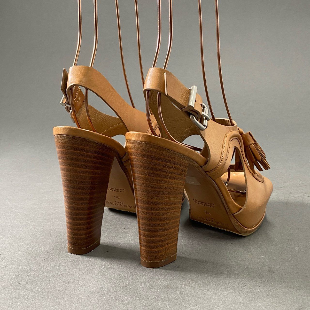 SARTOREサルトルタッセルサンダル