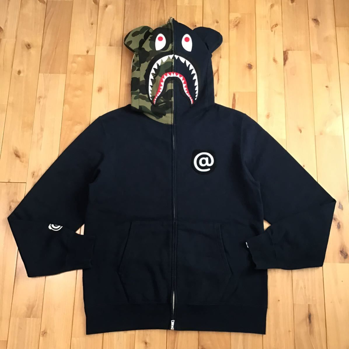 キッズ/ベビー/マタニティA BATHING APE x MEDICOMTOY SHARK HOODIE