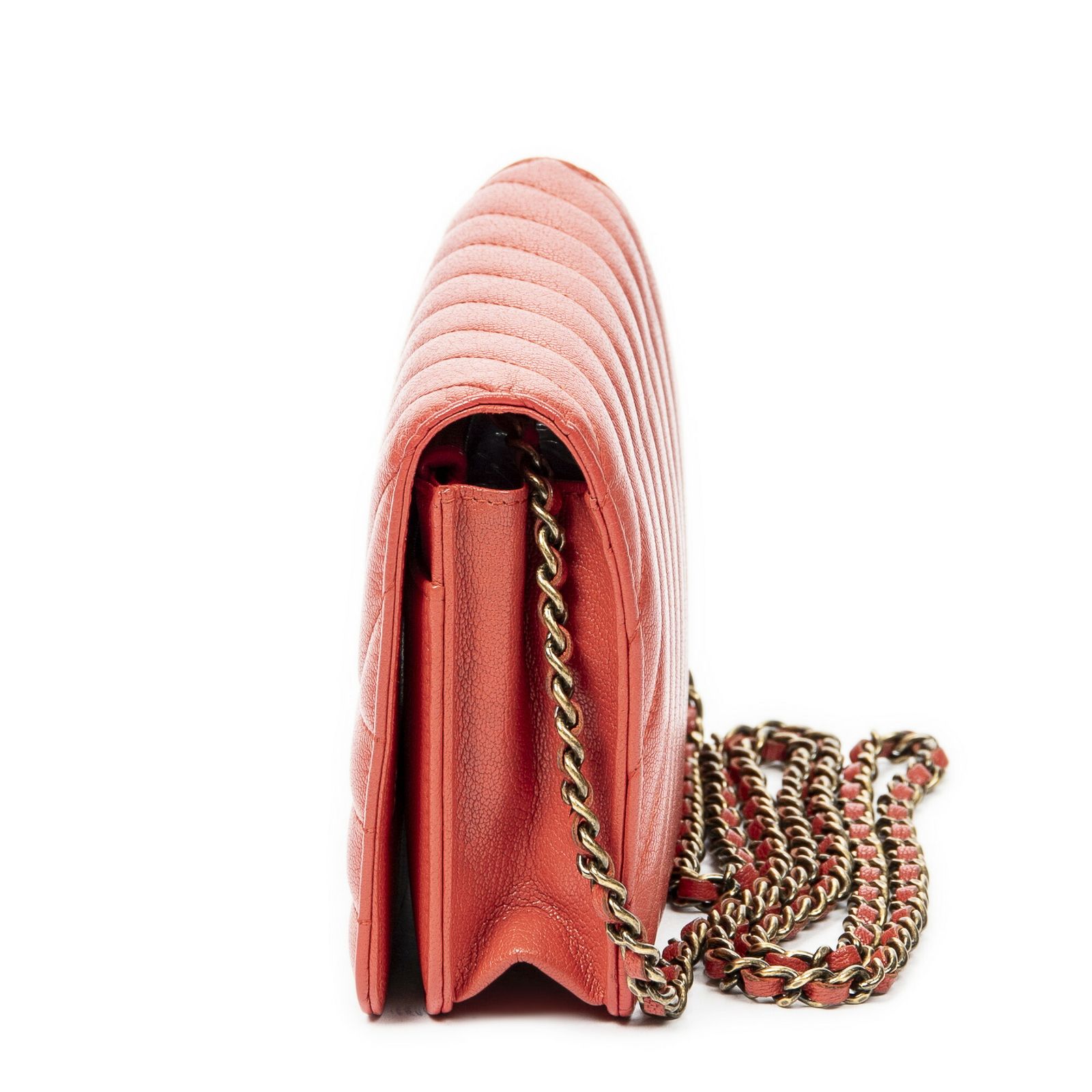 CHANEL シャネルチェーン上のCCウォレット赤マトラッセゴートスキンレザーA