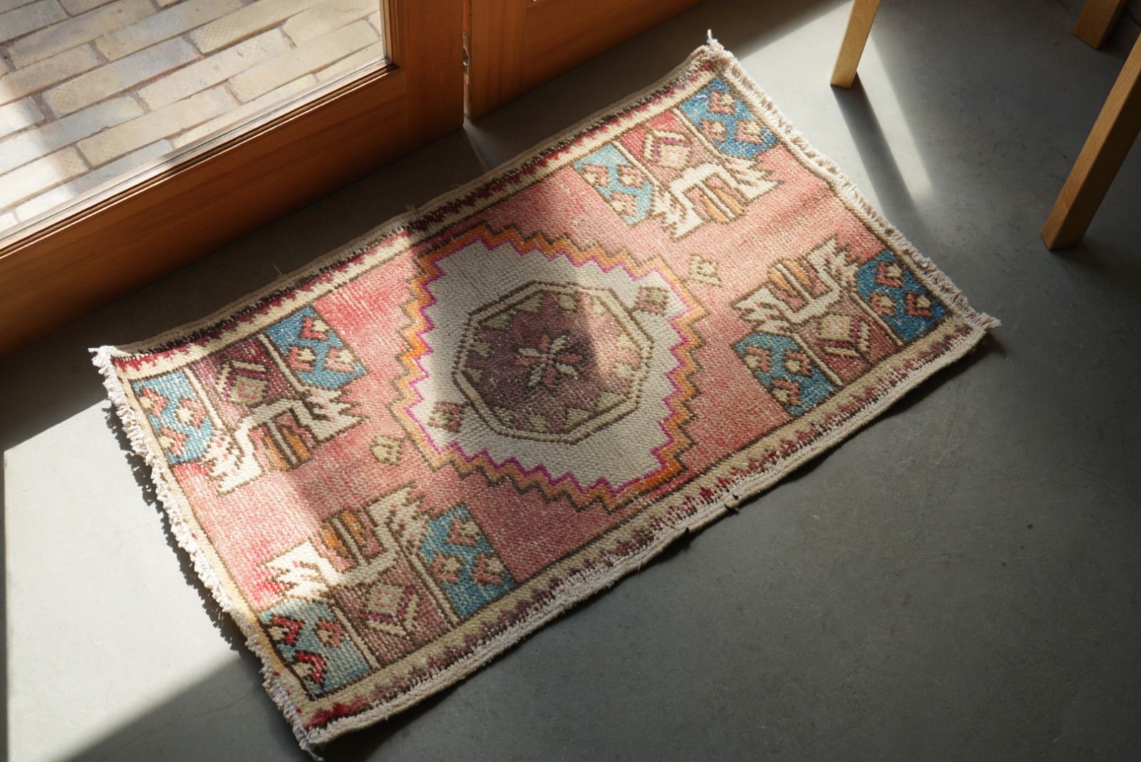 no.107】ヴィンテージ ラグ トルコ ラグ ベージュ 超大判 マンズ 超