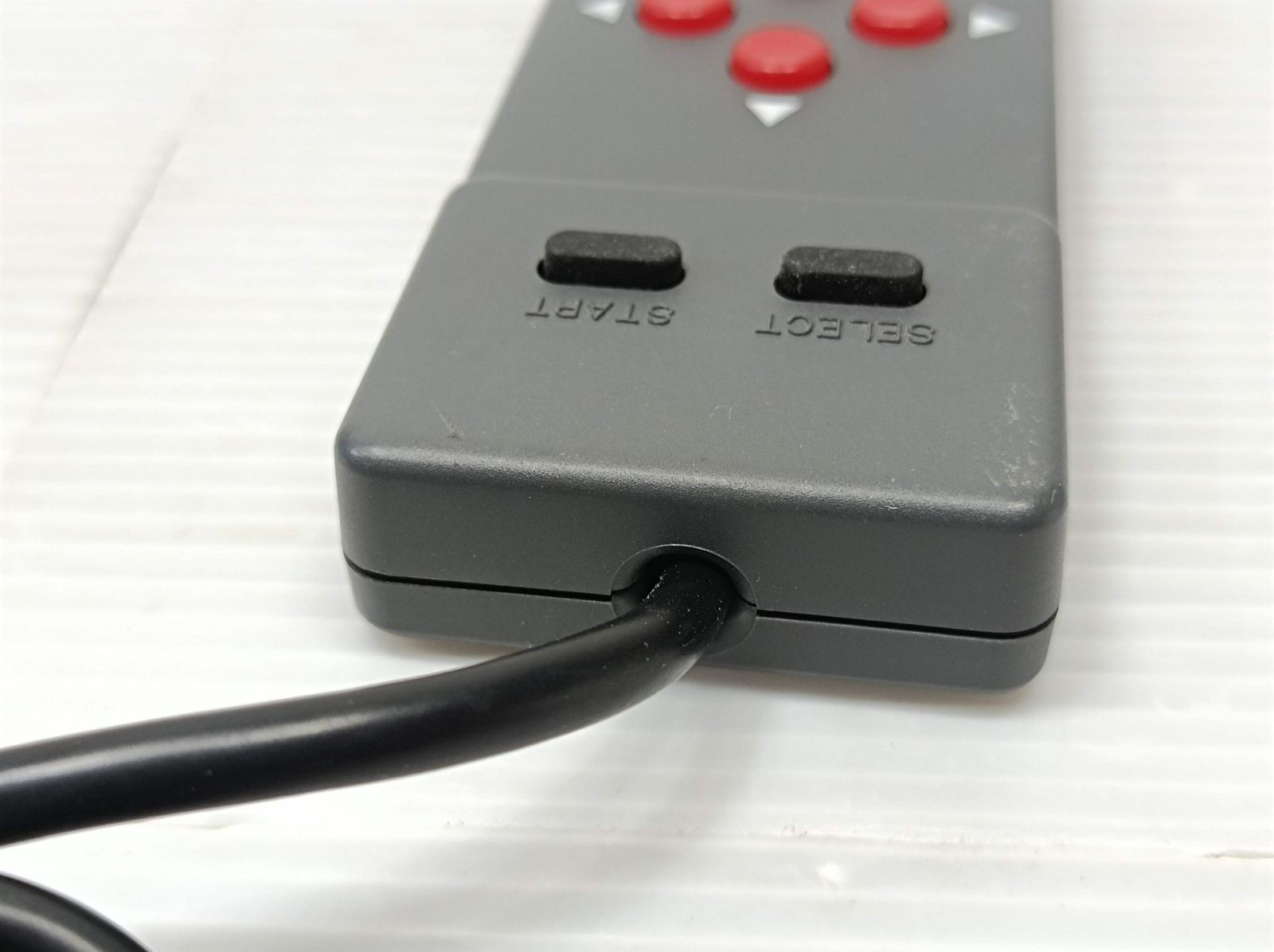 動作品 HORI CARD コントローラー HJ-12/ファミコン - メルカリ