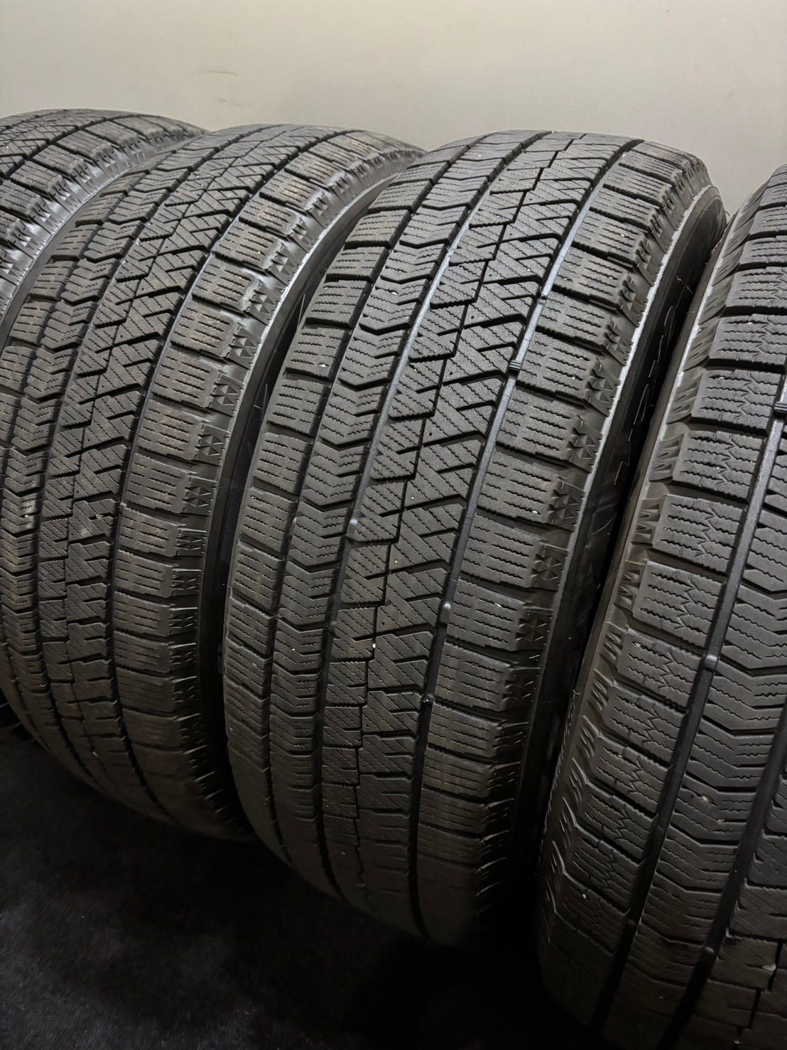 205|60R16 BRIDGESTONE|VRX2 21年製 スタッドレス 4本 ブリヂストン ブリザック ノア ヴォクシー ステップワゴン 4-K409