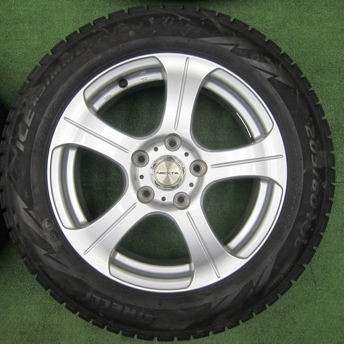 バリ溝！21年！キレイ！8.5分☆スタッドレス 205/60R16 ピレリ