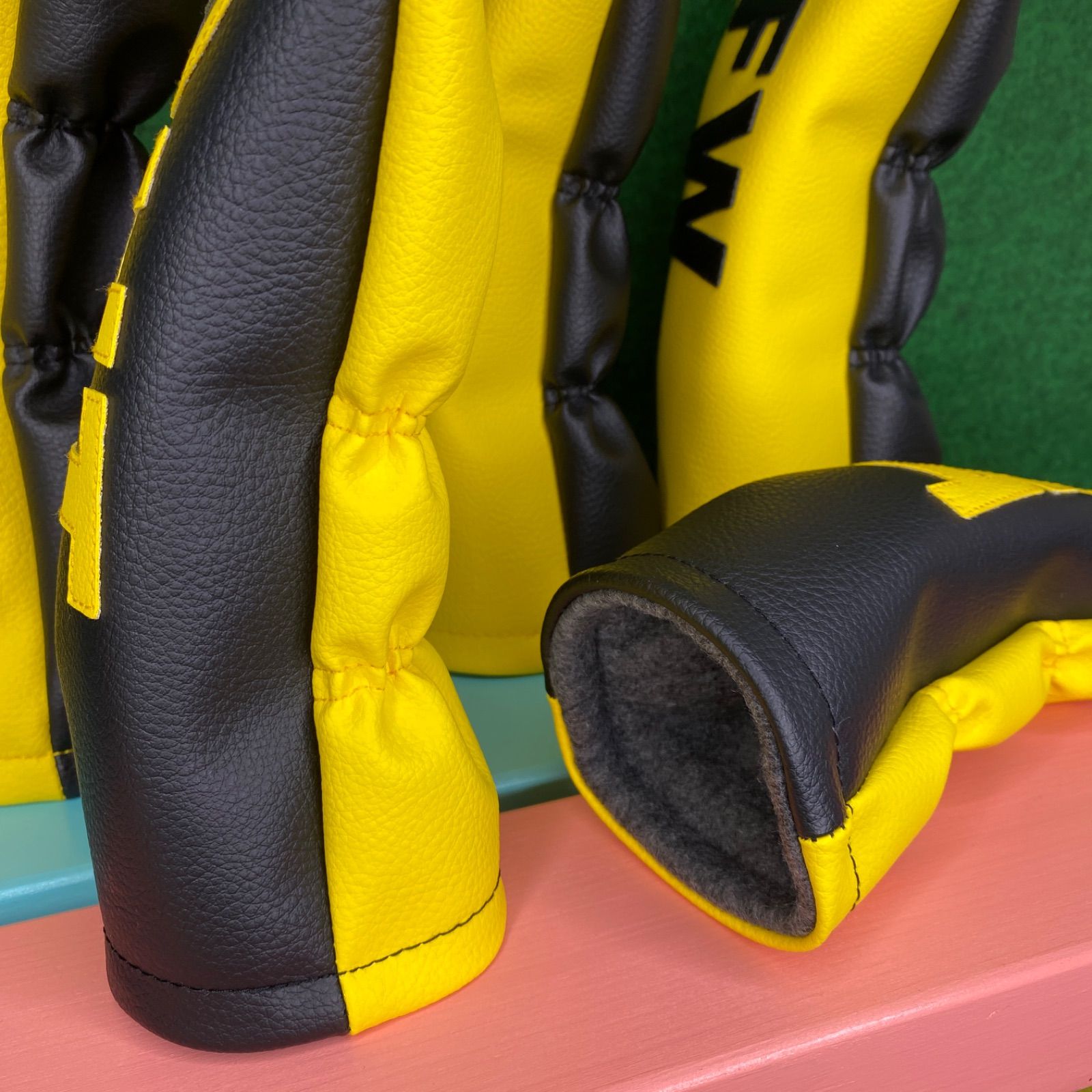 イエロー×マットブラック