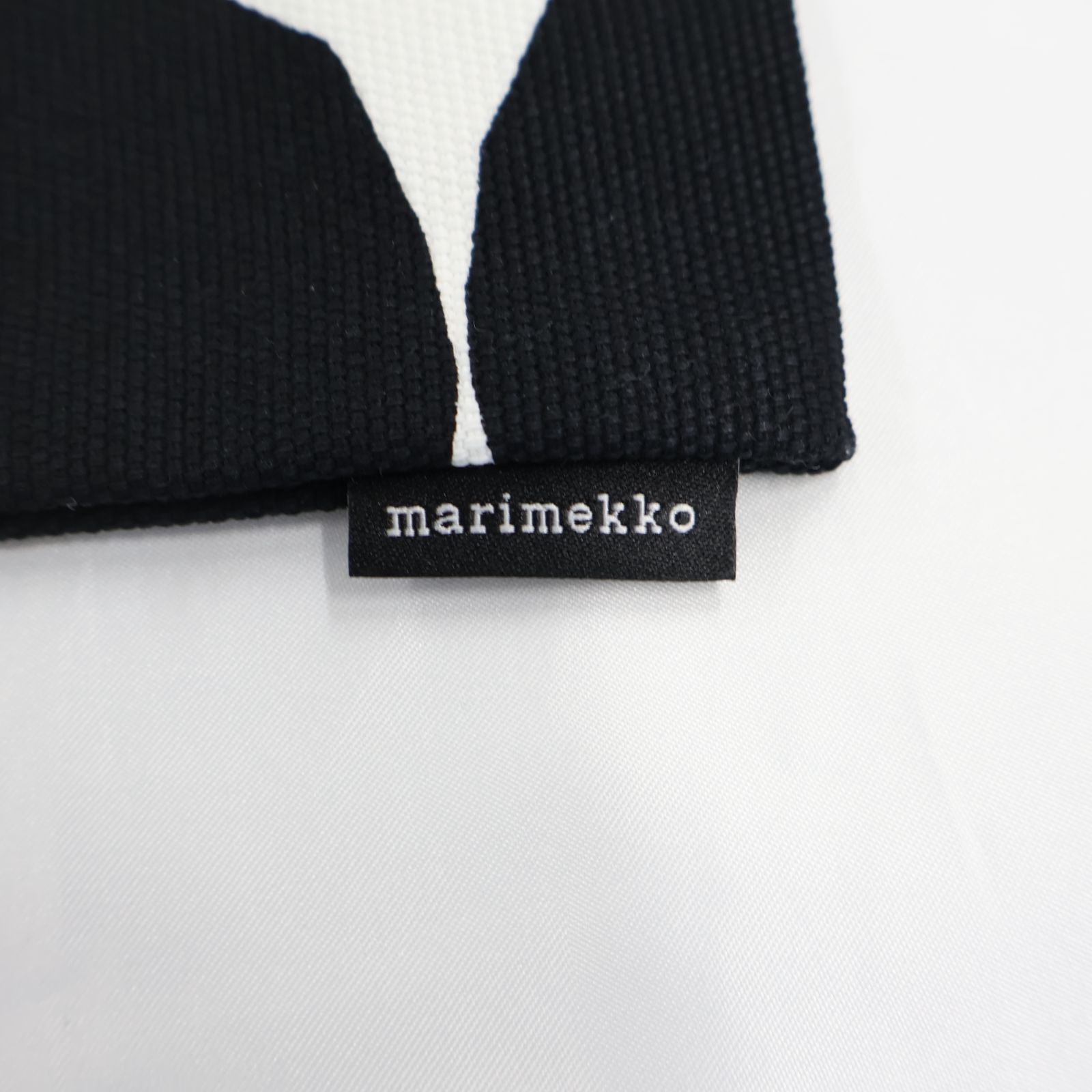 ★新品・未使用★MARIMEKKO マリメッコ クッションカバー