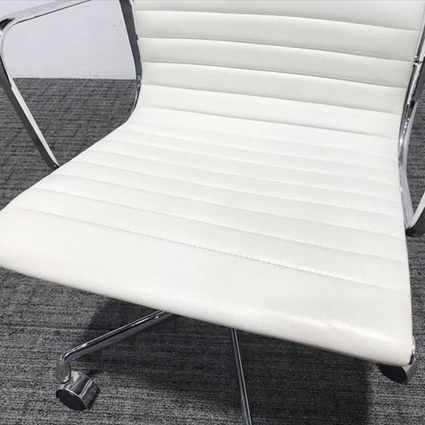 デスクチェア ホワイト