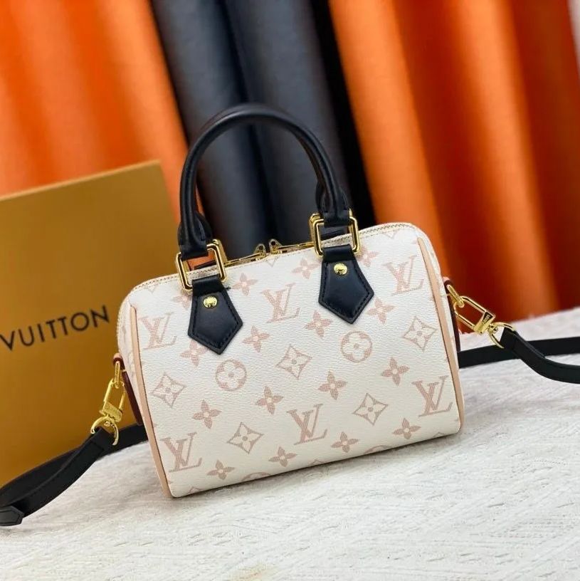 新品未使用 箱付 LOUIS VUITTON ノベルティトートバッグ 専用ページ - メルカリ