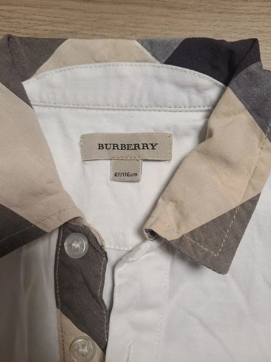 爆買い！ 6Y 110 キッズ BURBERRY ブラウス タグ付き 新品