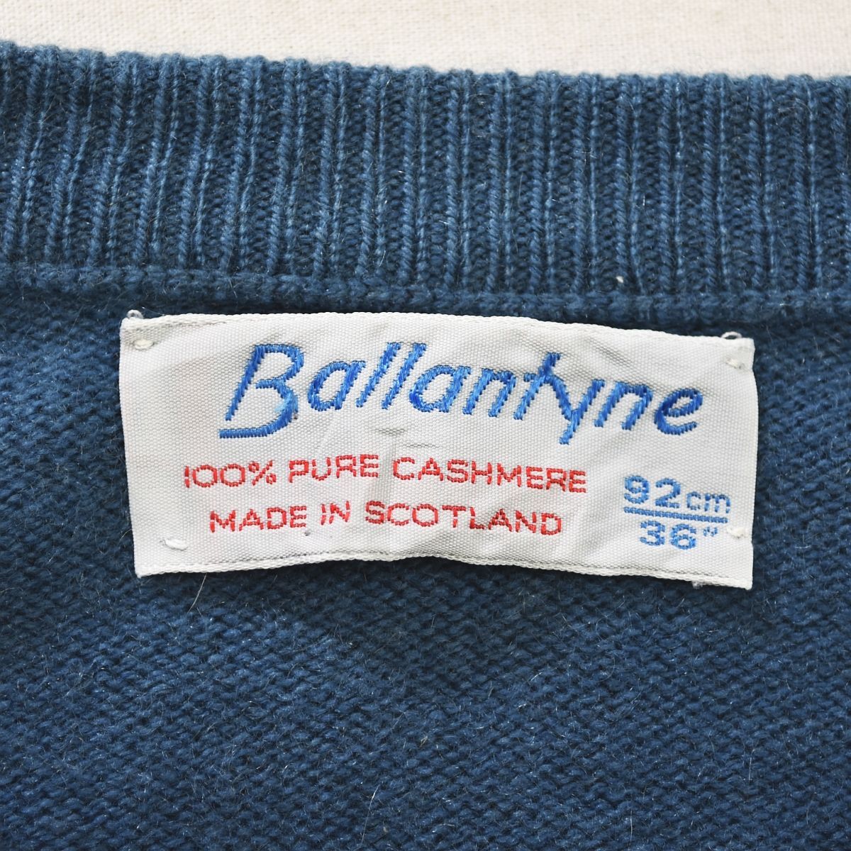 80s90sヴィンテージ スコットランド製 バランタイン Ballantyne 金ボタン ピュアカシミヤ ニット クルーネック カーディガン セーター 36 レディース ♪ 入手困難】 80s90sヴィンテージ スコットランド製 バランタイン