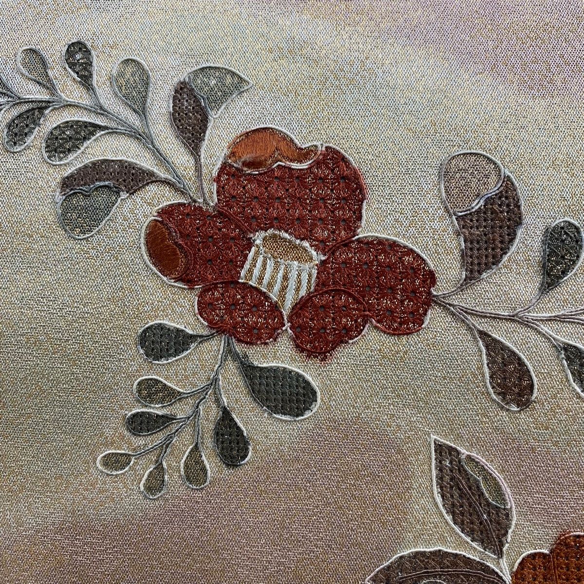 袋帯 秀品 椿 霞 金通し 刺繍 抹茶色 お太鼓柄 正絹