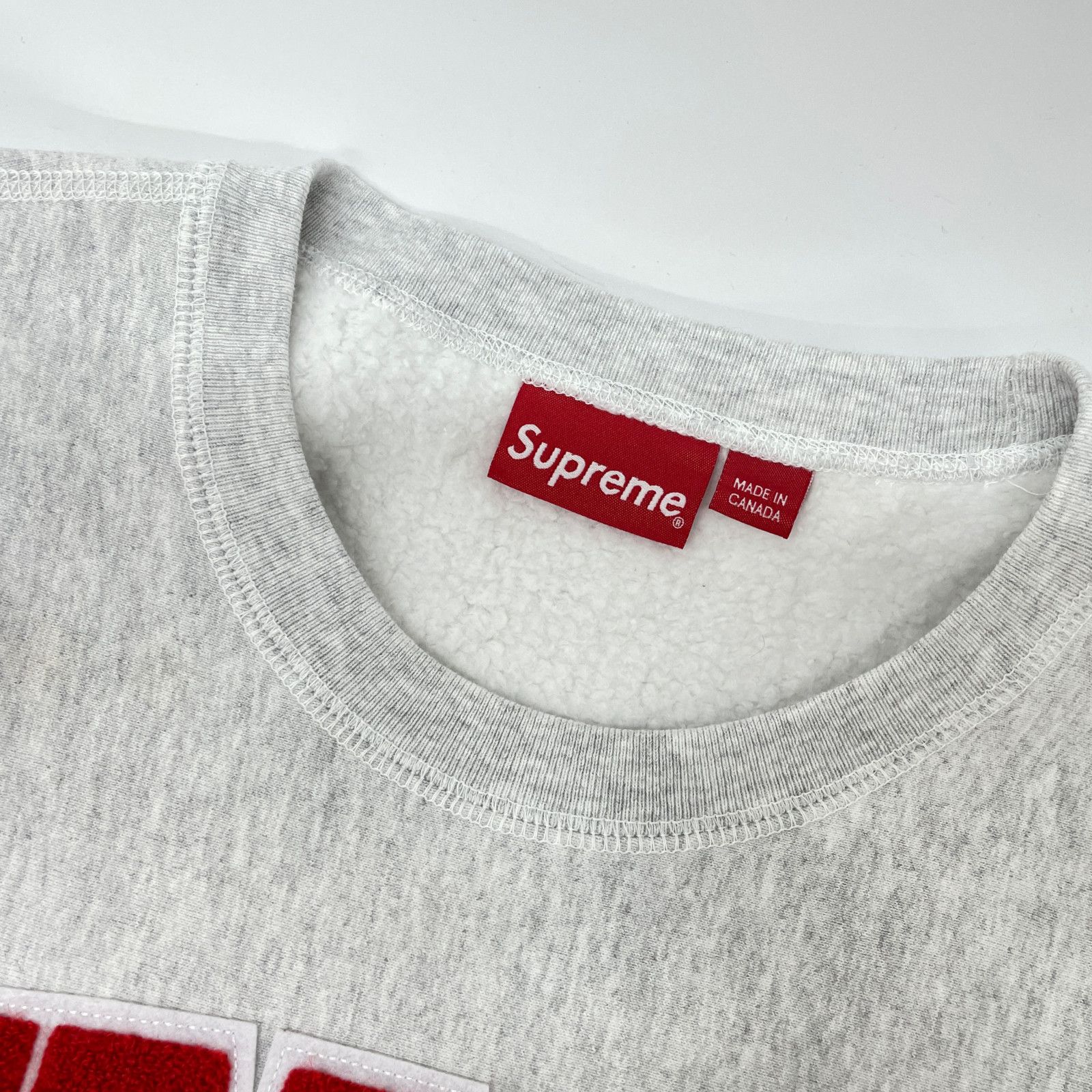 Supreme Cities Arc Crewneck アッシュグレー 21aw 809971_01.jpg.jpeg?width=750
