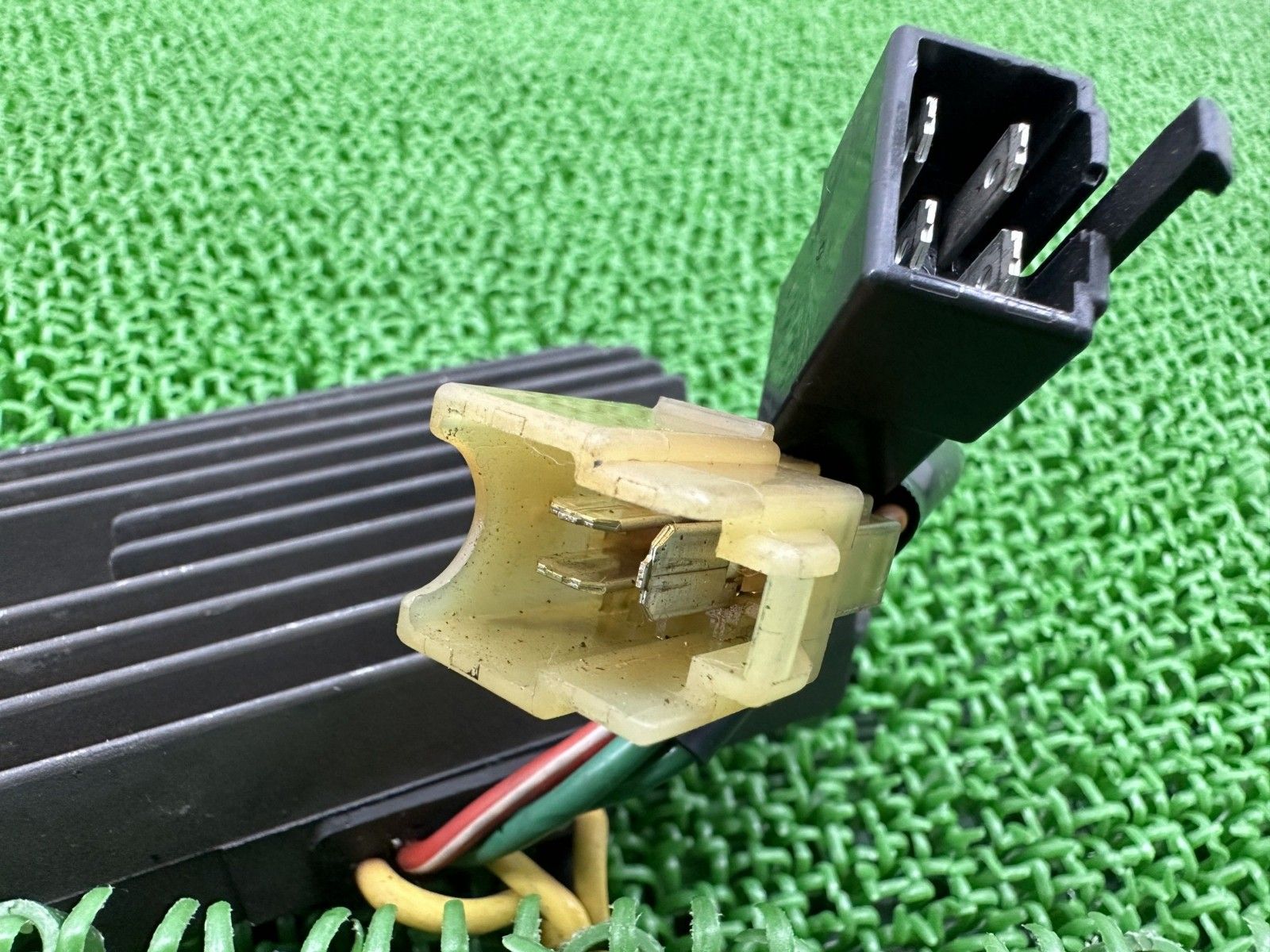 ストリートファイターS レギュレター ドゥカティ 純正 バイク 部品 レギュレーター レクチファイヤー 機能的問題なし rH