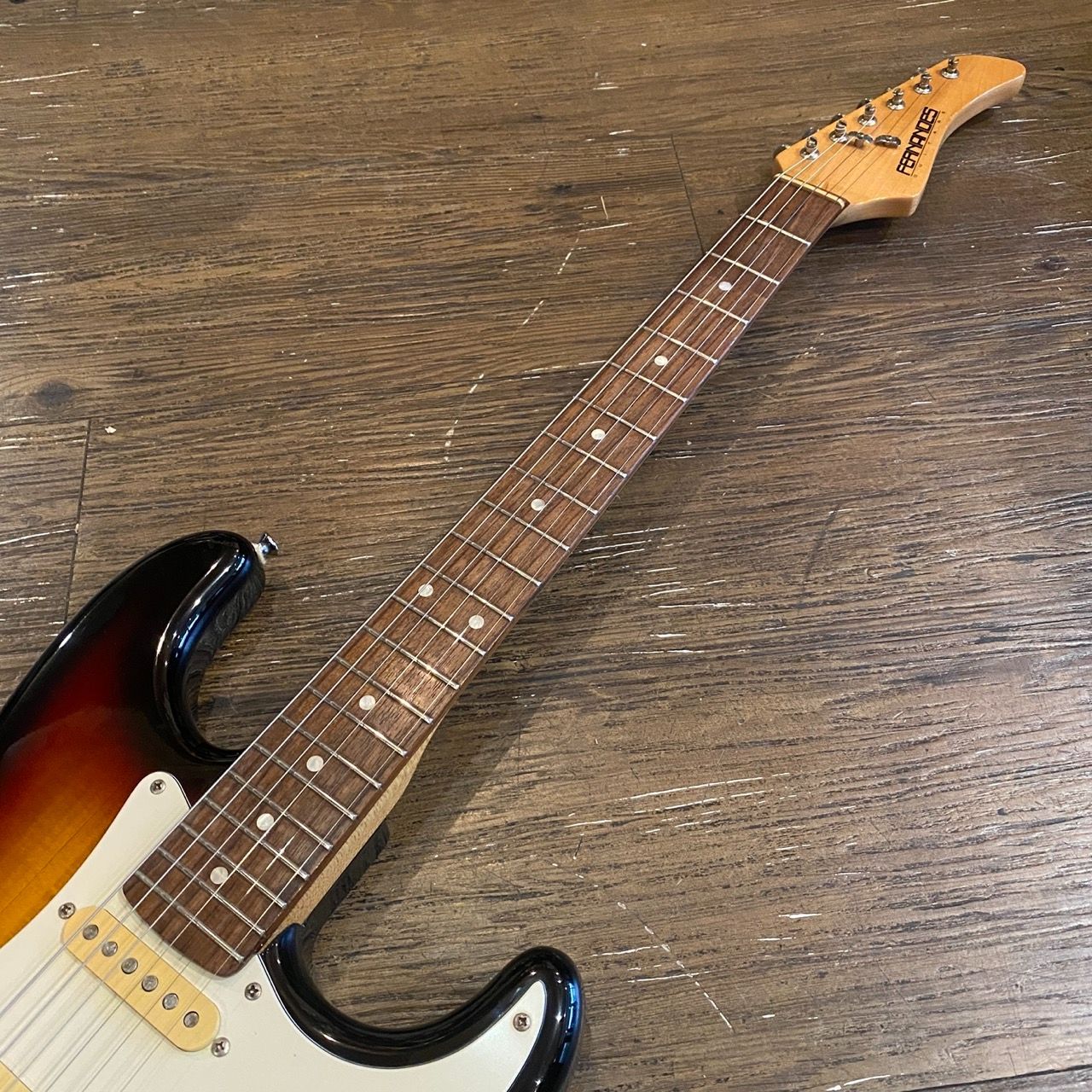フェルナンデス　LE-1Z FERNANDES LE-1Z Electric Guitar （中古/送料無料）【楽器検索