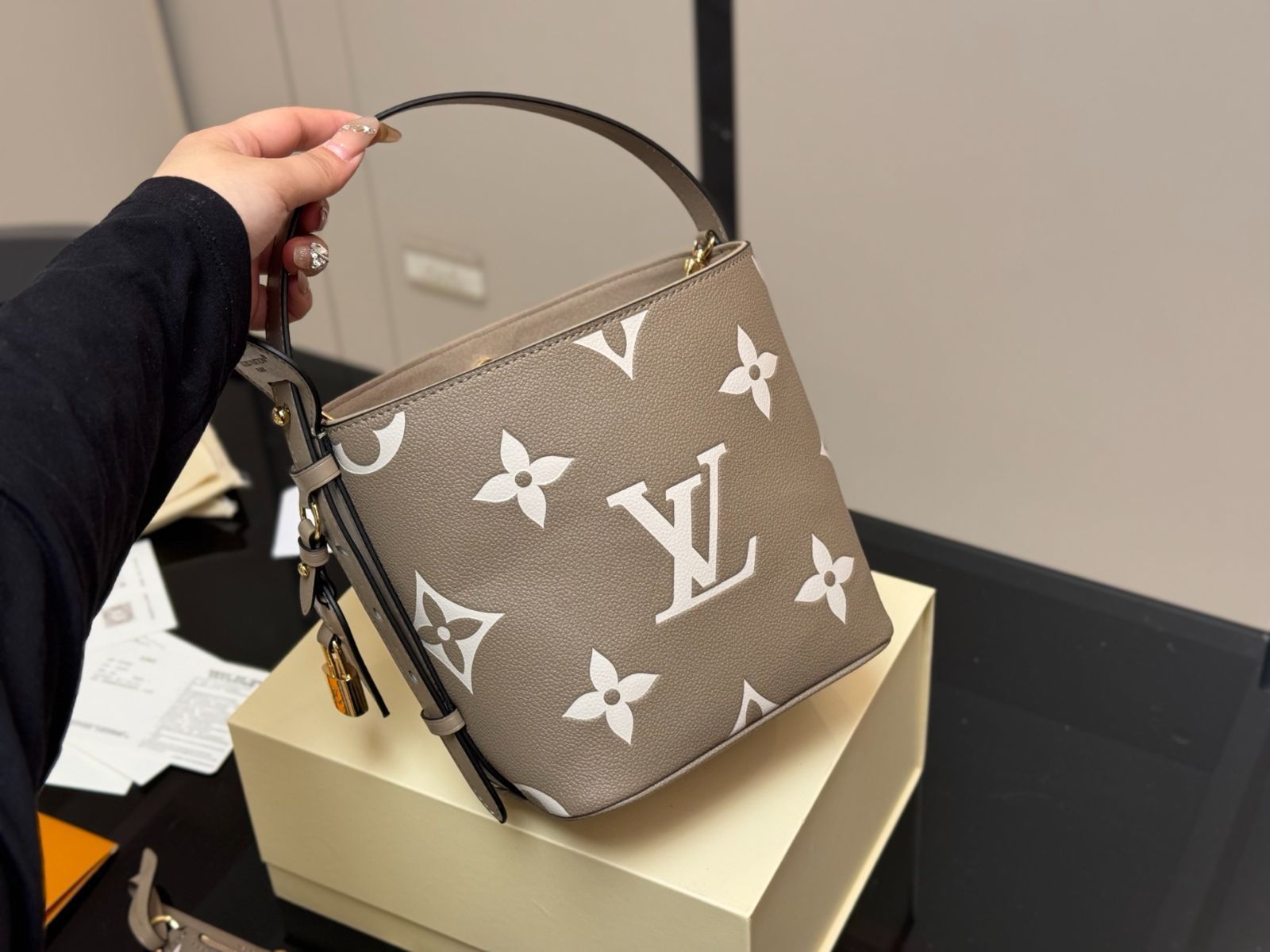 今日特価】LV Vintage Bucket Bag - ヴィンテージバケツバッグ