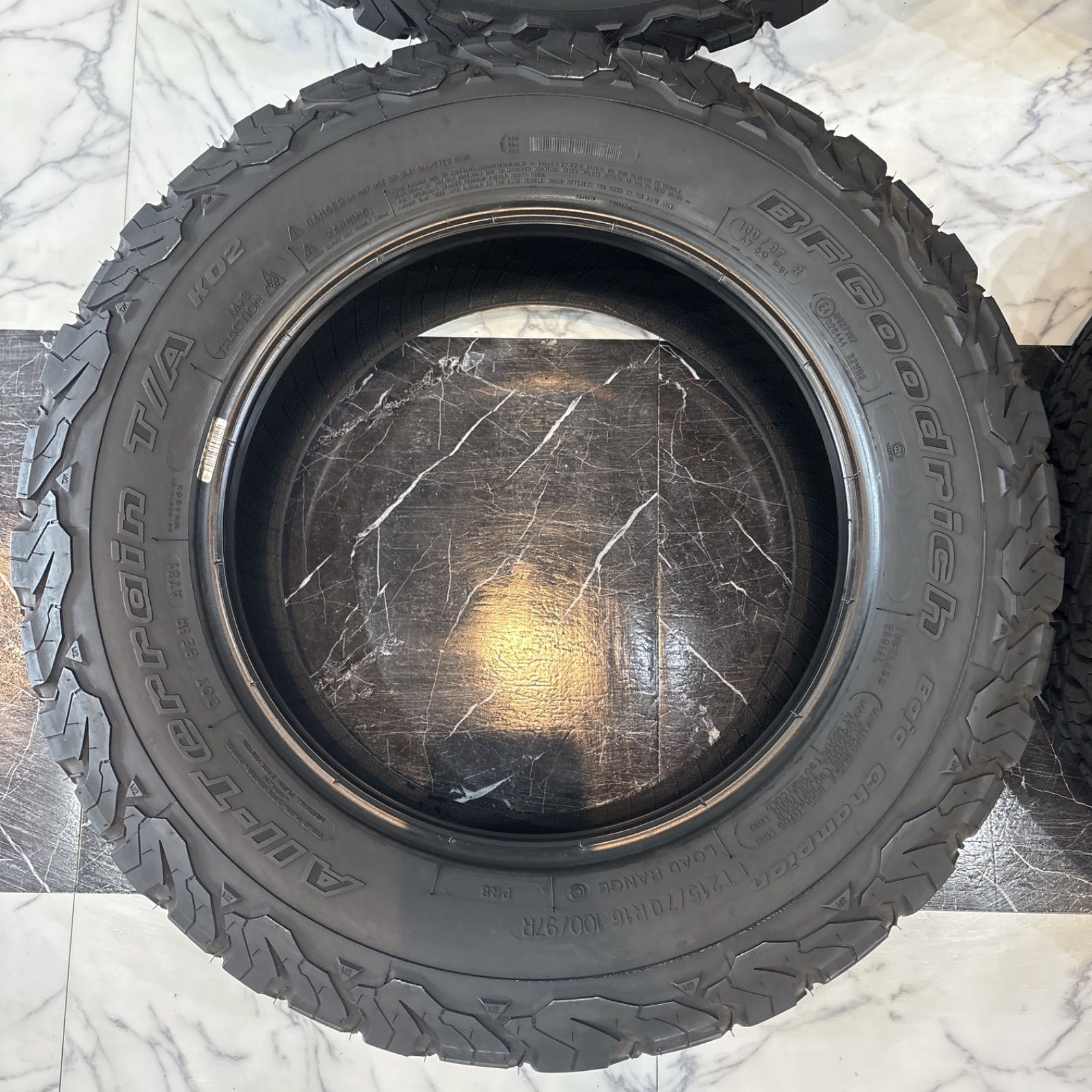 オールテレーン ホワイトレター