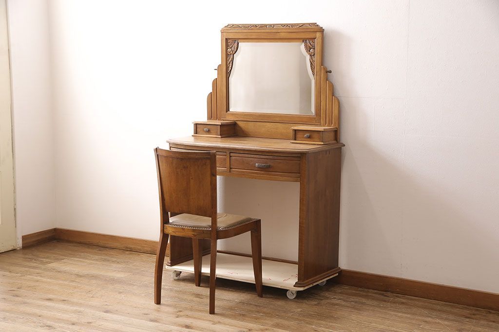 日光彫り 芍薬 漆塗り木製彫刻 3段 電話台 長寛写砂金袋形食籠 菓子器