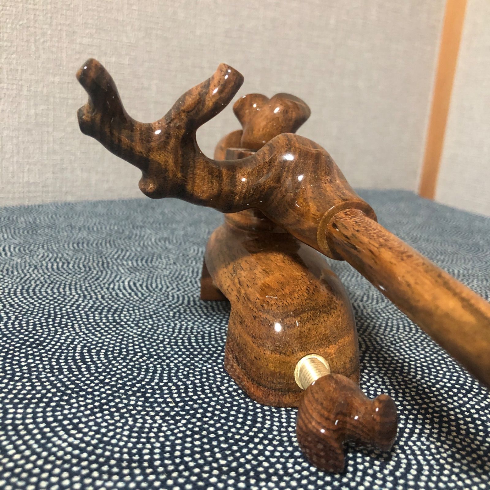 ヘラブナ万力 天然木黄金柿 弓型万力 へら用品万力 竿枕袋付き 中型 