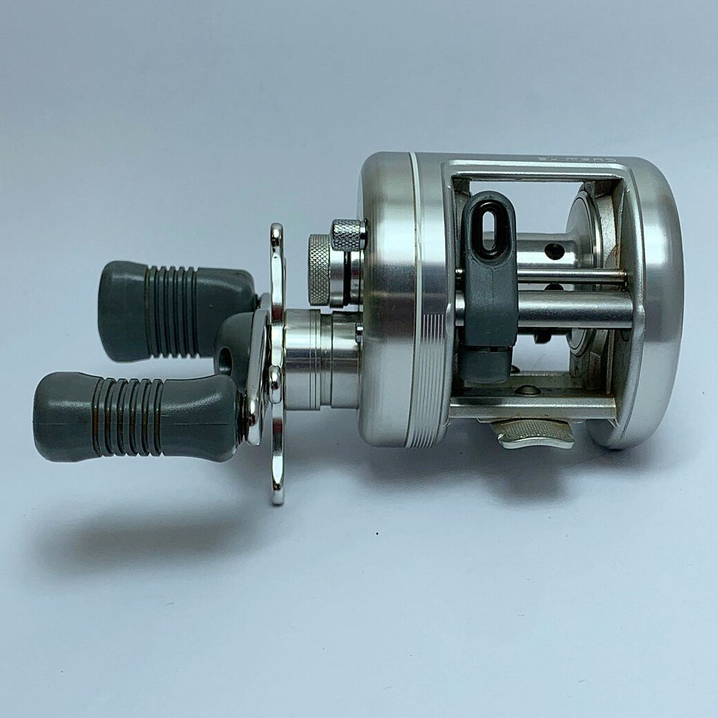 ★★SHIMANO シマノ 92カルカッタ100 　ベイトリール　箱付き RH331