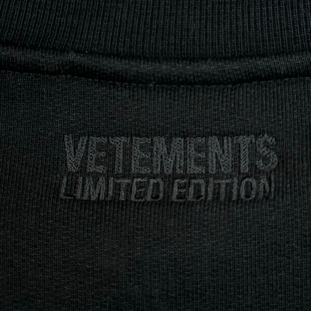 美品 VETEMENTS マルチカラー ラインストーンロゴ クルーネック 