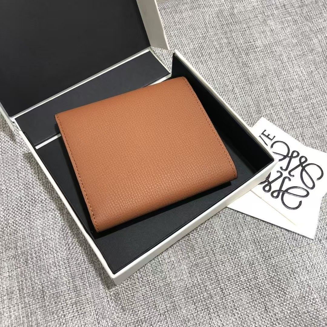LOEWE 【新品・未使用】財布 新品未使用 LOEWE財布[本日特価|新品未使用品] - メルカリ