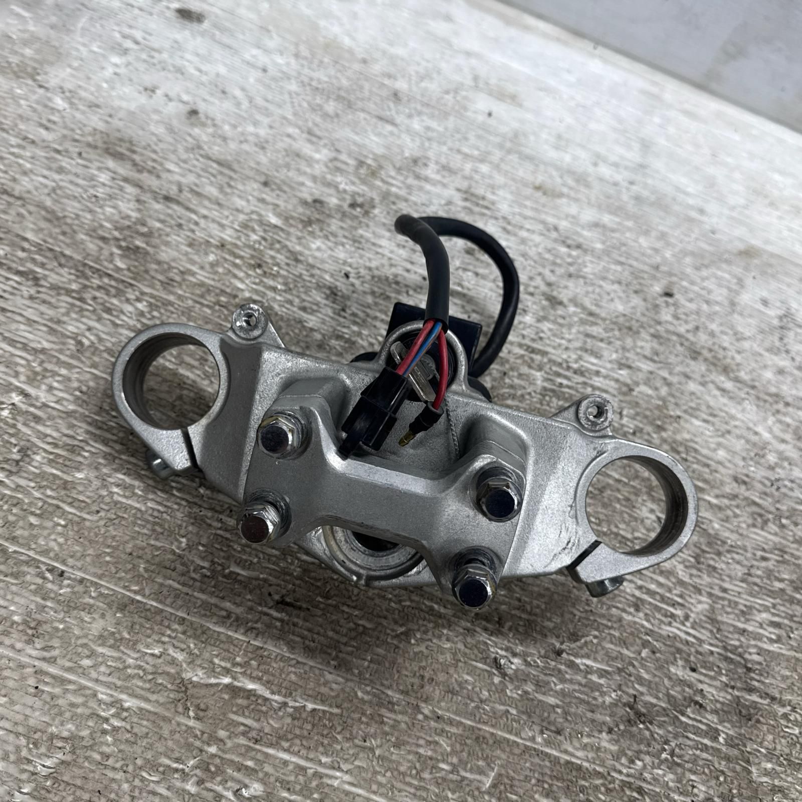 HONDA ホーネット250 MC31 トップブリッジ スイッチ付 ホンダ