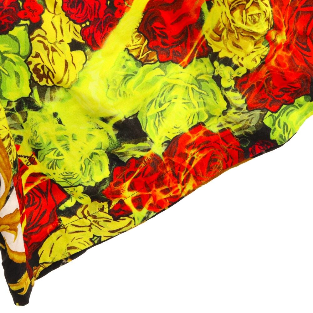 VERSACE ヴェルサーチ 花柄レーヨンハーフショートパンツ A87483 マルチ VERSACE (ヴェルサーチ) 花柄レーヨンハーフショートパンツ A87483