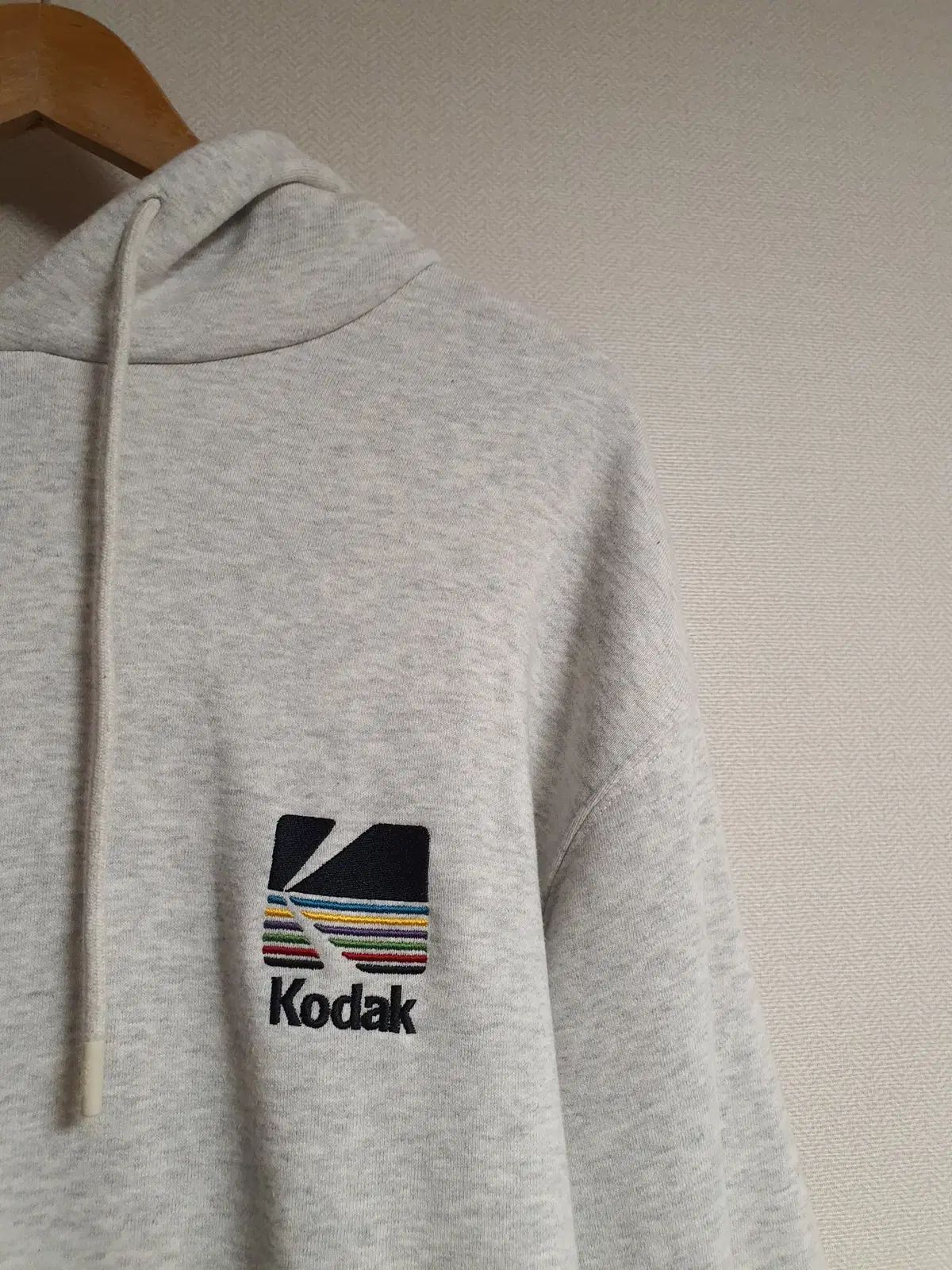 KODAK(コダック) KODAK レインボー 刺繡 ロゴ フード Tシャツ M