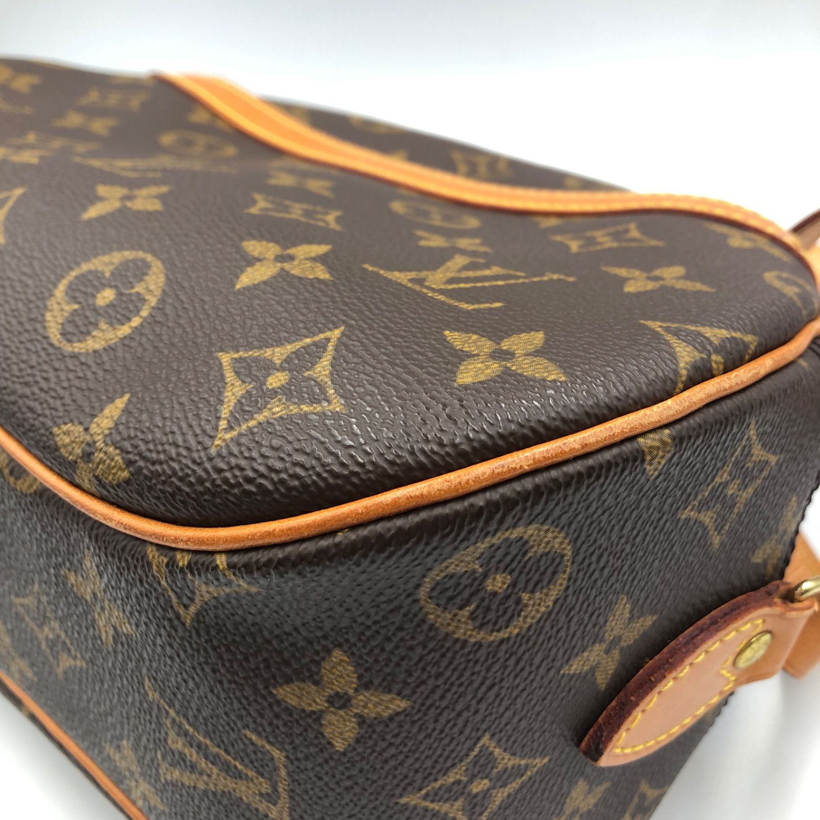 ルイヴィトン LOUIS VUITTON ブロワ モノグラム ショルダーバッグ