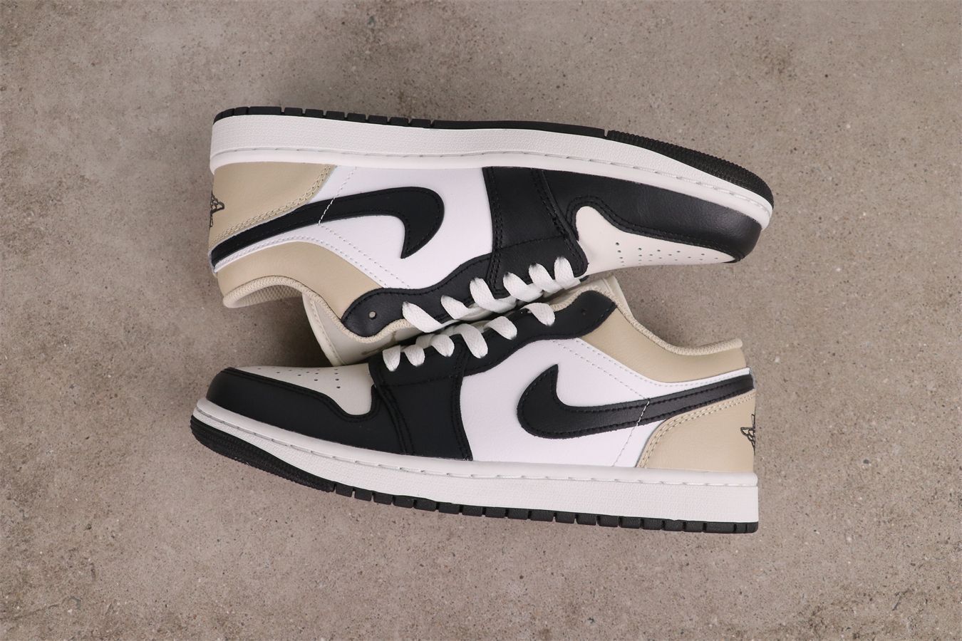 Nike Air Jordan 1 ホワイト/ブラウン 今日特価】Air Jordan / エア ジョーダン AJ1 ホワイトライト