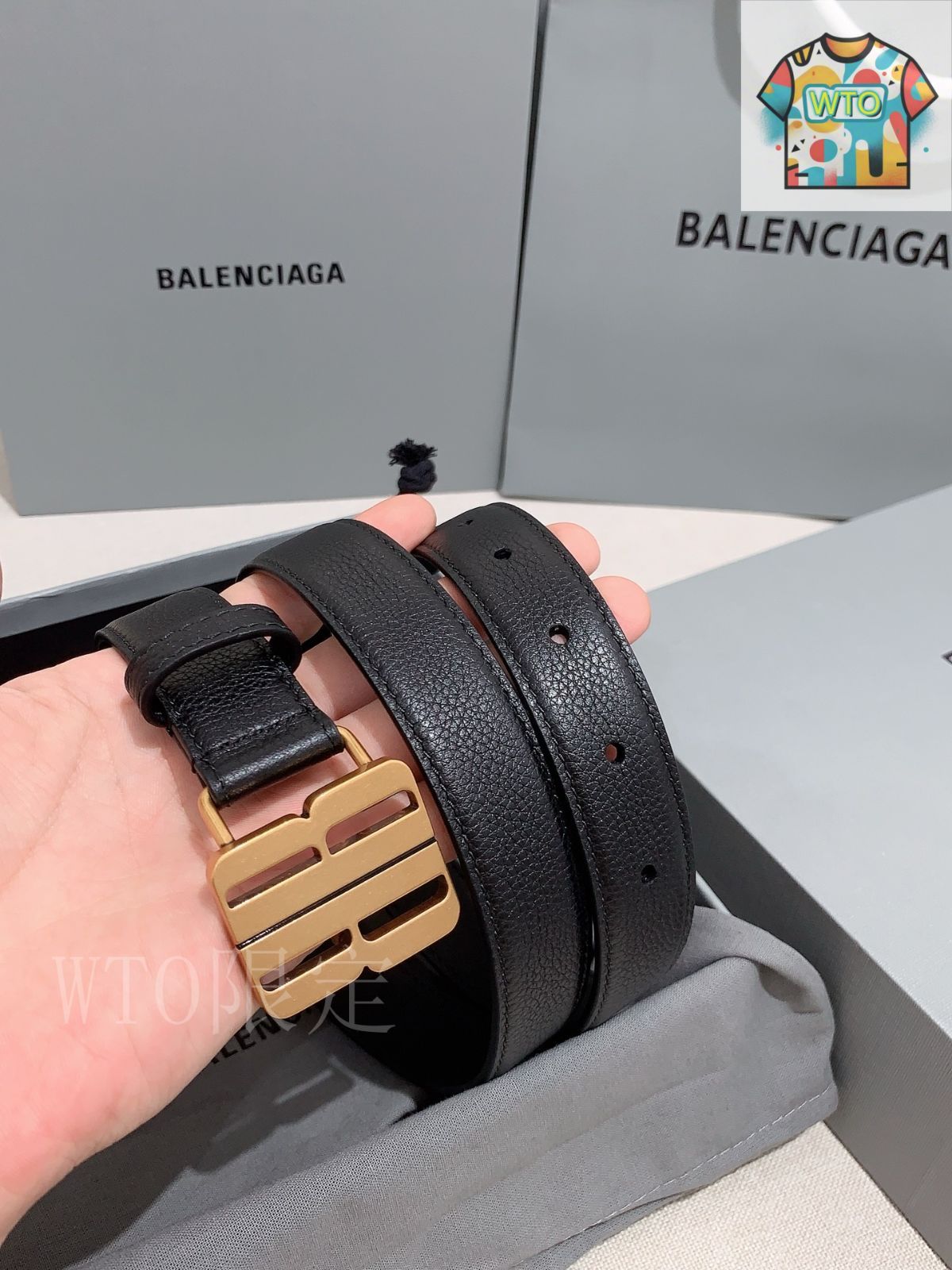 BALENCIAGA レザー ベルト BALENCIAGA レザーベルト クリスタル付き クロコ風 | NET-A-PORTER
