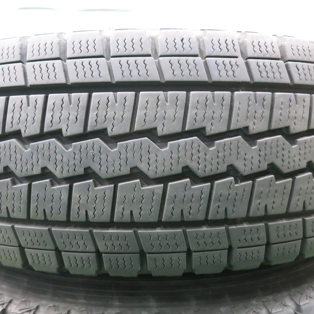 送料無料* バリ溝！キレイ！9分☆ハイエース等 195/80R15 Off 