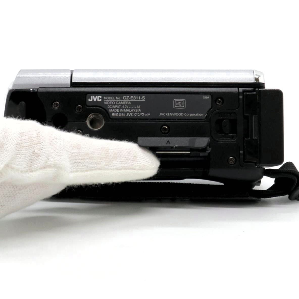 極上美品》 ビデオカメラ JVC GZ-E311-S シルバー エブリオ