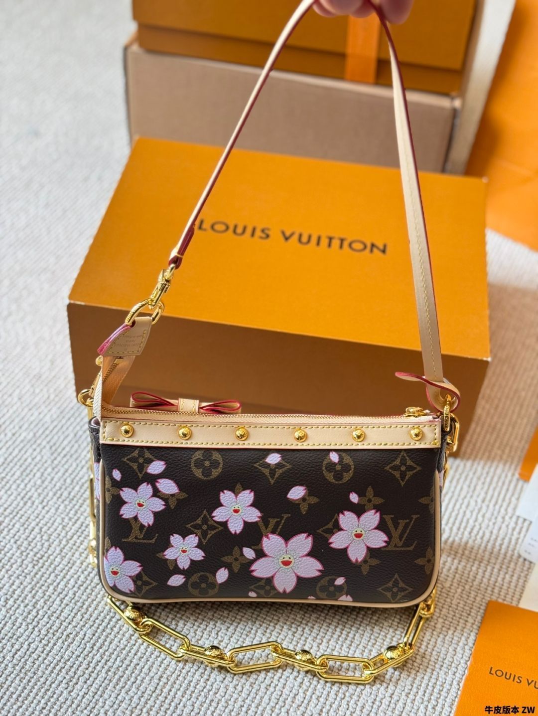【LV◆希少カラー♡】 Louis Vuitton カーメル バッグ 今日特価】Louis Vuitton x 村上隆 桜ピローバッグ - メルカリ