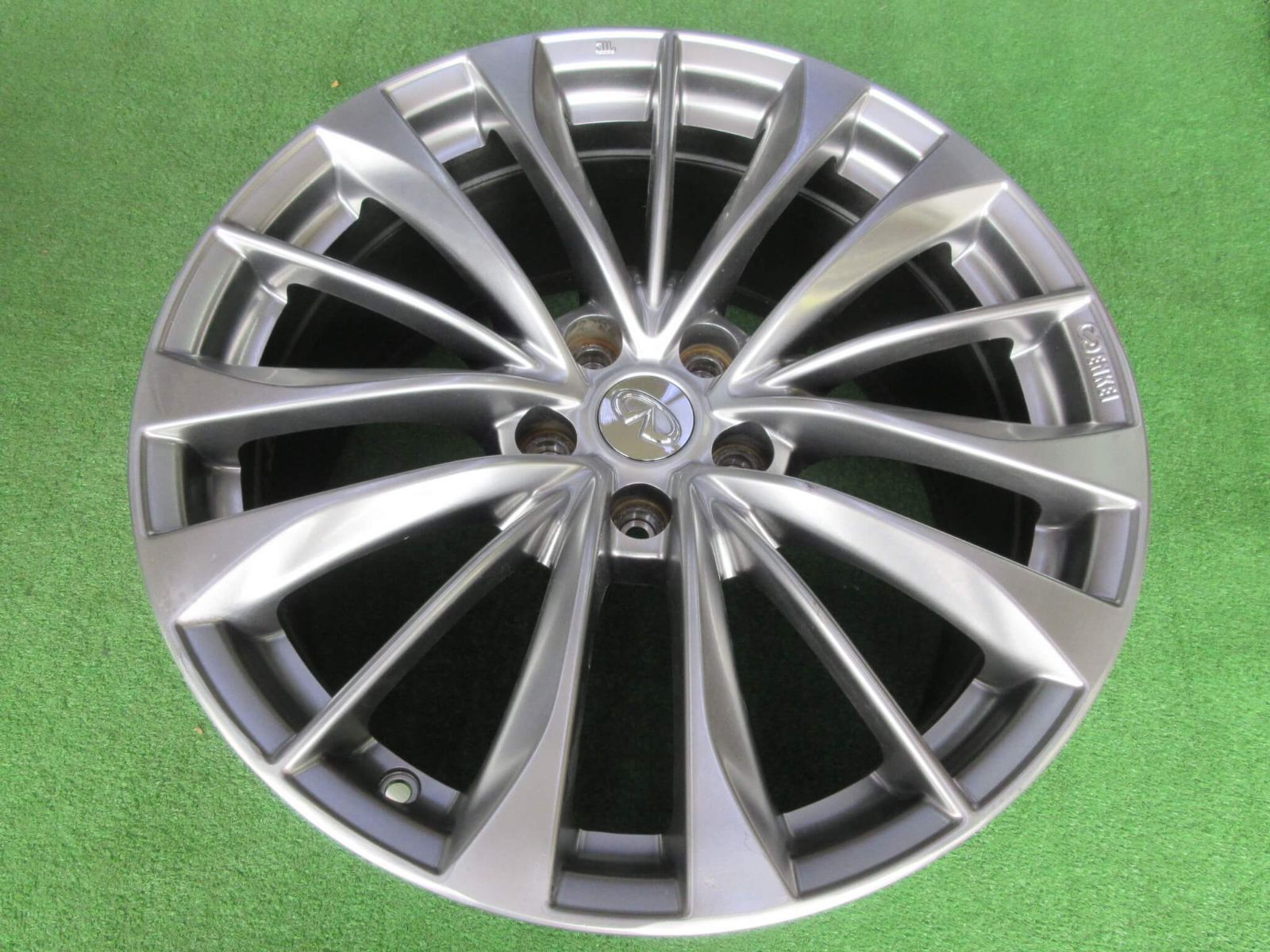 Ｖ３6スカイラインクーペ純正ホイール 8.5J|9-19