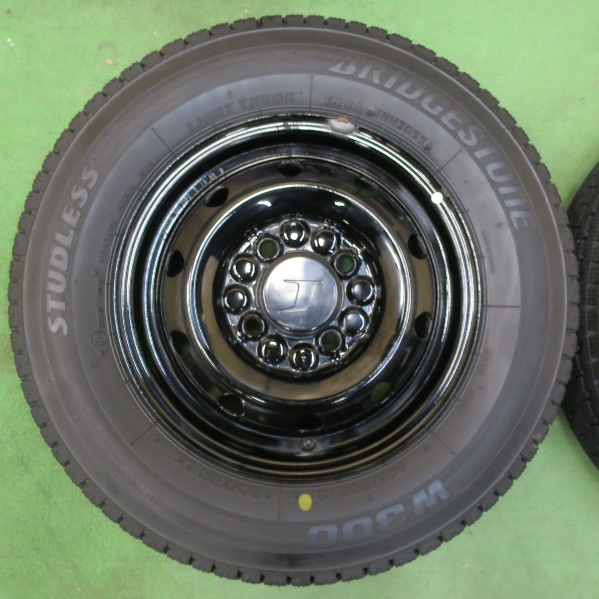 145|80R12