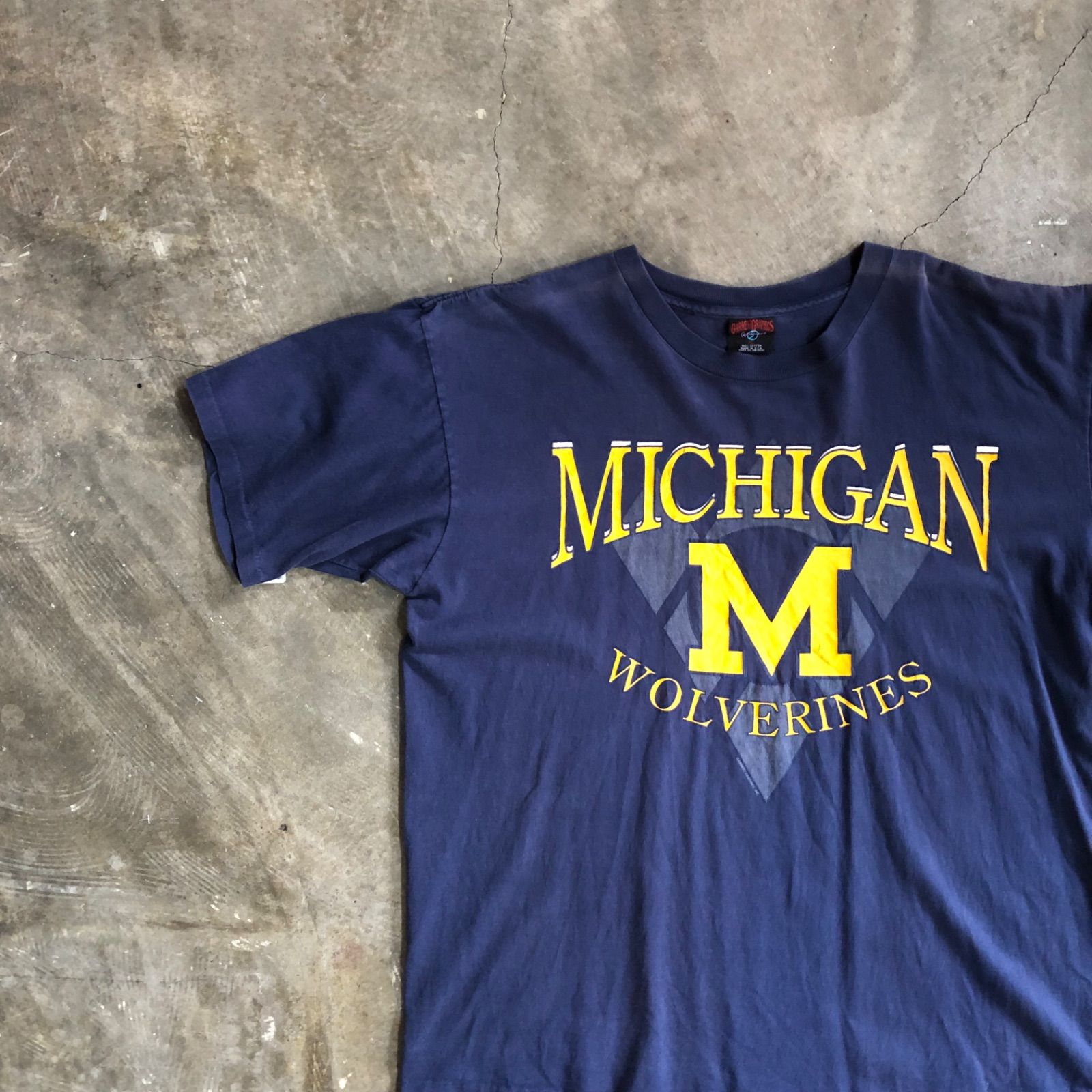 T6181 MICHIGAN WOLVERINES Tシャツ USA製 古着 - メルカリ