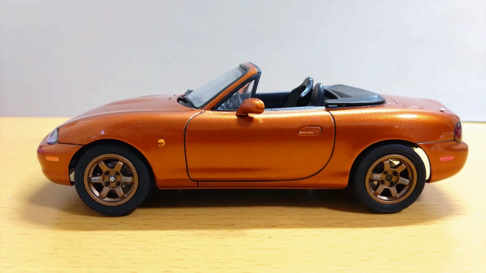 1/24 マツダ ロードスター: スケールモデル｜TAMIYA SHOP ONLINE
