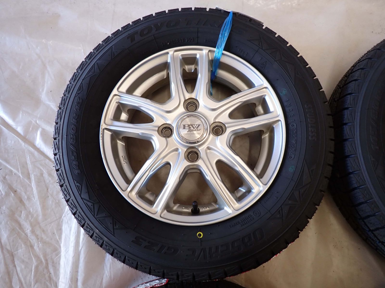 先着タイムセール実施中! 冬 製 4本SET 会社宛 145 80R13×4J 75Q トーヨー オブザーブ GIZ3 アルミ N-BOX ワゴンR アルト タント モコ NO D6074 【お中元ギフト】