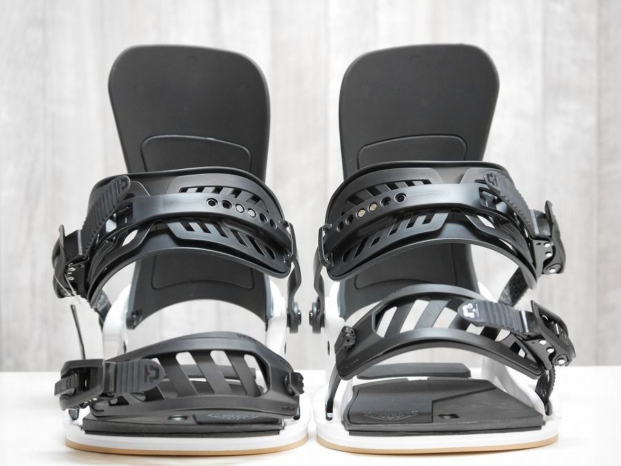 26 UNION ATLAS PRO - METALLIC WHITE - Sサイズ 保証付 スノーボード バインディング