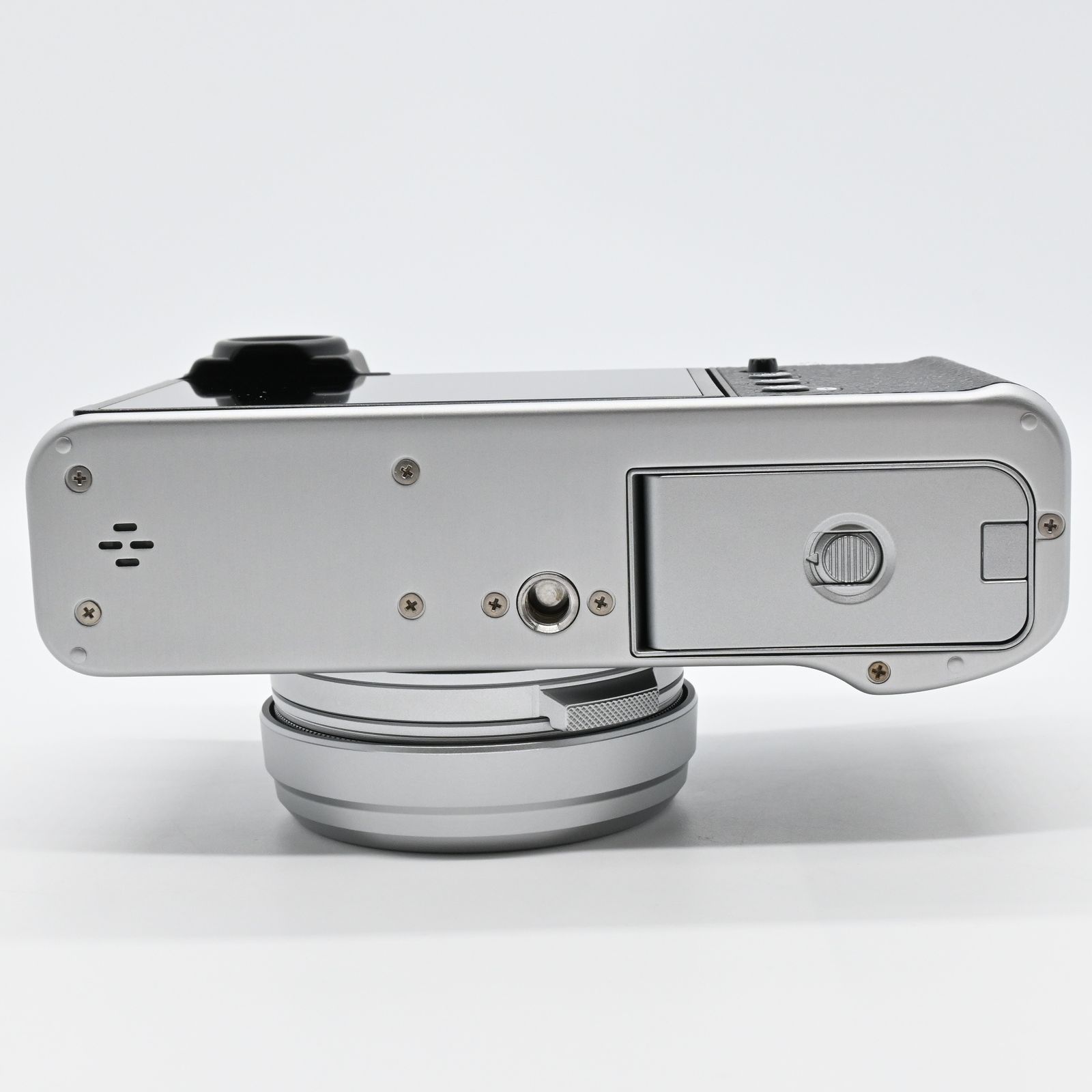 【中古・美品】FUJIFILM X100VI デジタルカメラショット数600 中古・美品】FUJIFILM X100VI デジタルカメラショット数600