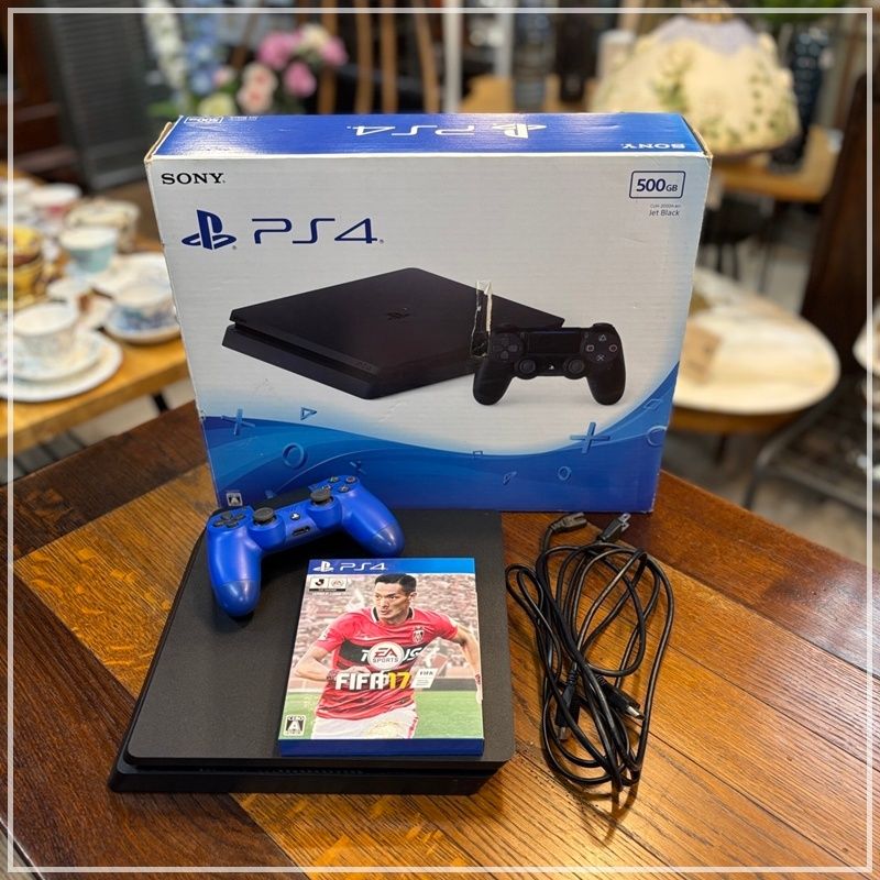 PS4 本体 ソフトセット playstaision4 CUH-2000A B01 Jet Black 500GB ジェットブラック 黒 FIFA17 コントローラー用USBケーブル無し CA0524-4