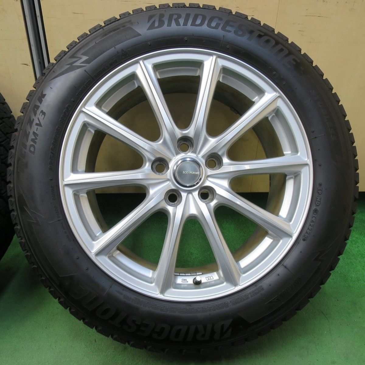 極上イボ付き 2021年製 215/55R18 アトラス Batman A51 質重視 極上イボ付き 2021年製 215/55R18 アトラス Batman A51 【公式