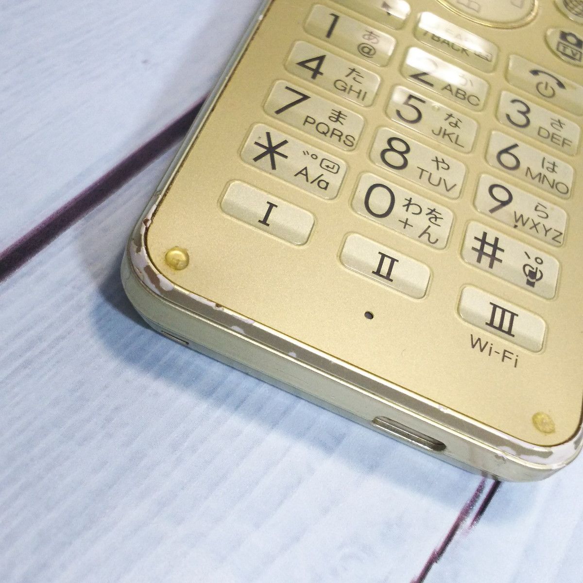 SoftBank AQUOSケータイ2 ゴールド 601SH SIMロック解除済 SoftBank AQUOSケータイ2 ゴールド 601SH SIMロック解除済