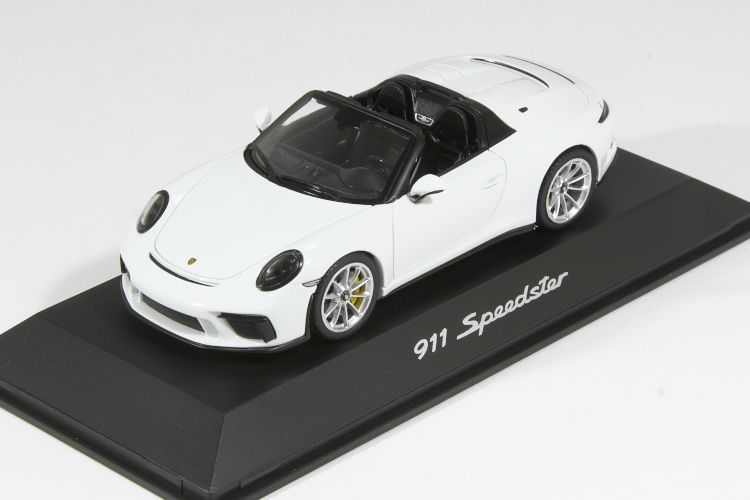 スパーク 1/43 ポルシェ 911 (991 ll) スピードスター ホワイト